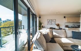 ⭑ Modern Town Centre Apartment ⭑
